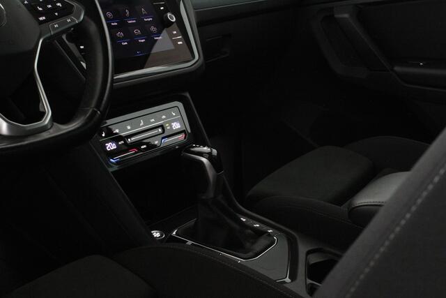 Volkswagen TIGUAN 1.5 TSI Life Business > Camera/Trekhaak/Winterpakket/17inch/ACC...