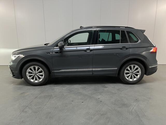 Volkswagen TIGUAN 1.5 TSI R-Line / AUTOMAAT/ PANODAK/ DIGITAL DASH/ CRUISE/ APP-CONNECT/ CLIMATE/ STOELVERWARMING/ PARK. SENSOREN/ 19" LMV