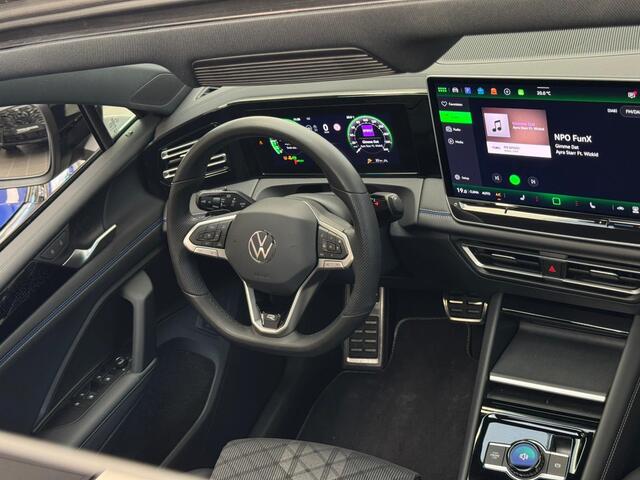 Volkswagen TIGUAN 1.5 eTSI R-Line / Pano / 360 Camera / Massage /