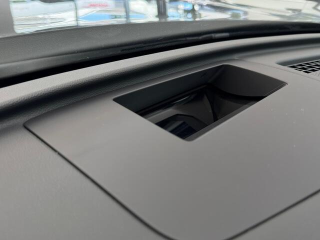 Volkswagen TIGUAN 1.5 eTSI R-Line / Pano / 360 Camera / Massage /