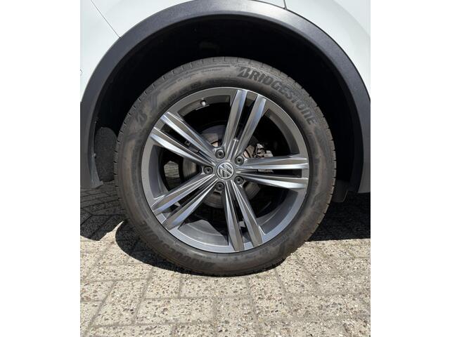 Volkswagen TIGUAN 1.4 TSI Highl. R-line Led | Pano | Camera | Adap. Cruise |