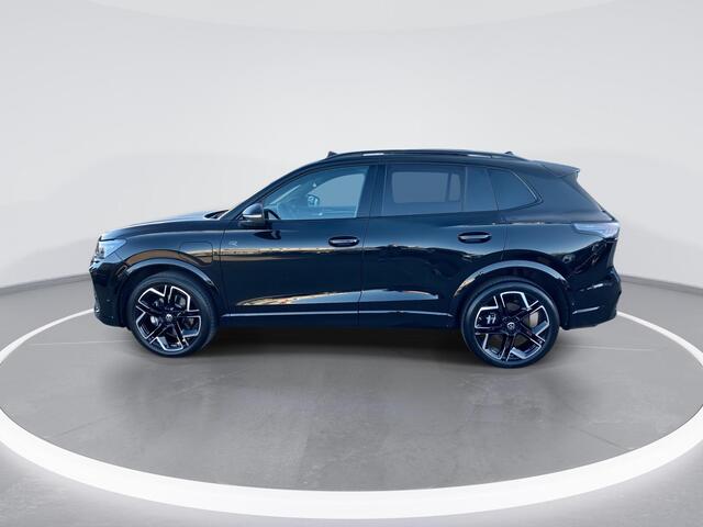 Volkswagen TIGUAN 1.5eHybrid 200kW/272PK R-Line DSG · Panoramadak · Trekhaak · Leder · 360° Camera · Apple/Android Car Play · Garantie t/m 06-05-2030 of 100.000km