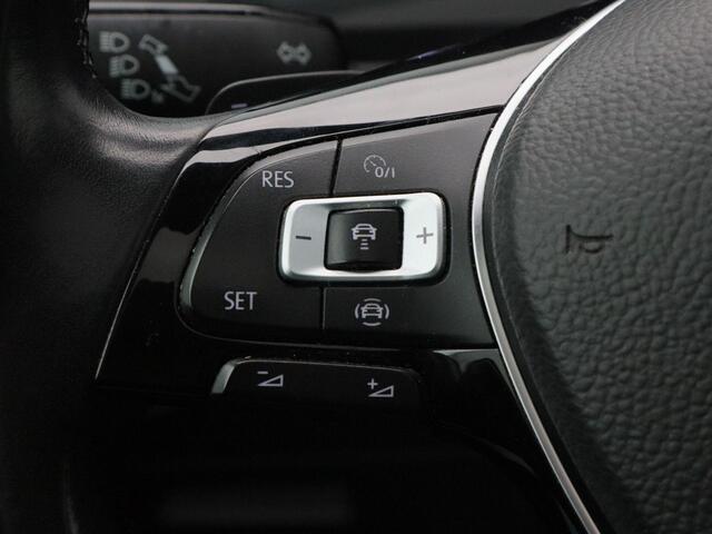 Volkswagen TIGUAN 1.5 TSi 150 Pk Automaat Highline Business R | Trekhaak | Panoramadak | Stoelverwarming | Adaptive Cruise | Camera | CarPlay | Navigatie | 19 Inch