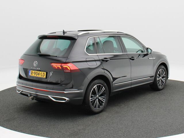 Volkswagen TIGUAN 1.5 TSi 150 Pk Automaat Elegance | Trekhaak | Panorama dak | Adaptive Cruise | Camera | Stoelverwarming | Matrix-Led | CarPlay | 18 Inch | 71.631 Km !!