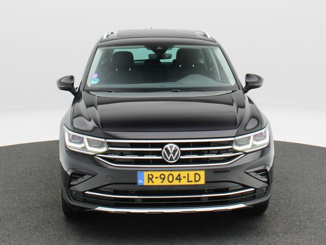 Volkswagen TIGUAN 1.5 TSi 150 Pk Automaat Elegance | Trekhaak | Panorama dak | Adaptive Cruise | Camera | Stoelverwarming | Matrix-Led | CarPlay | 18 Inch | 71.631 Km !!