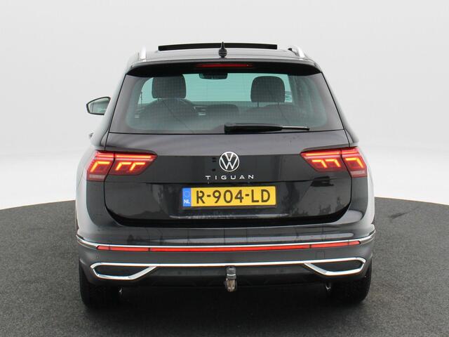 Volkswagen TIGUAN 1.5 TSi 150 Pk Automaat Elegance | Trekhaak | Panorama dak | Adaptive Cruise | Camera | Stoelverwarming | Matrix-Led | CarPlay | 18 Inch | 71.631 Km !!