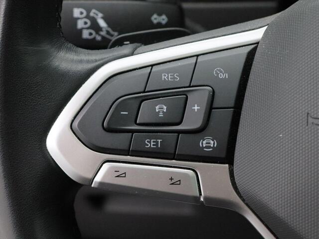 Volkswagen TIGUAN 1.5 TSi 150 Pk Automaat Elegance | Trekhaak | Panorama dak | Adaptive Cruise | Camera | Stoelverwarming | Matrix-Led | CarPlay | 18 Inch | 71.631 Km !!