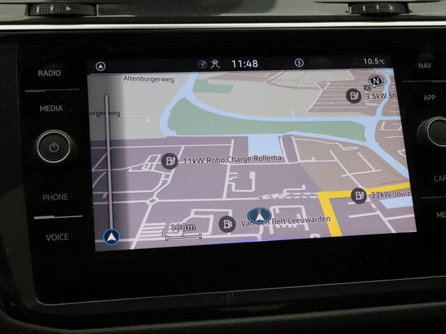 Volkswagen TIGUAN 1.5 TSi 150 Pk Automaat Elegance | Trekhaak | Panorama dak | Adaptive Cruise | Camera | Stoelverwarming | Matrix-Led | CarPlay | 18 Inch | 71.631 Km !!