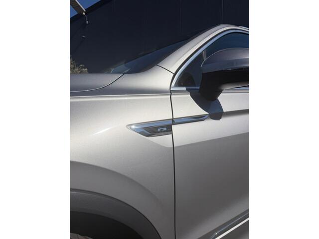 Volkswagen TIGUAN 2.0 TSI 4motion R-Line 220pk AUT / Elek. achterklep / Camera / Park assist / Carplay