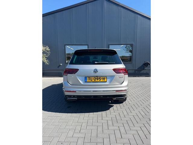 Volkswagen TIGUAN 2.0 TSI 4motion R-Line 220pk AUT / Elek. achterklep / Camera / Park assist / Carplay