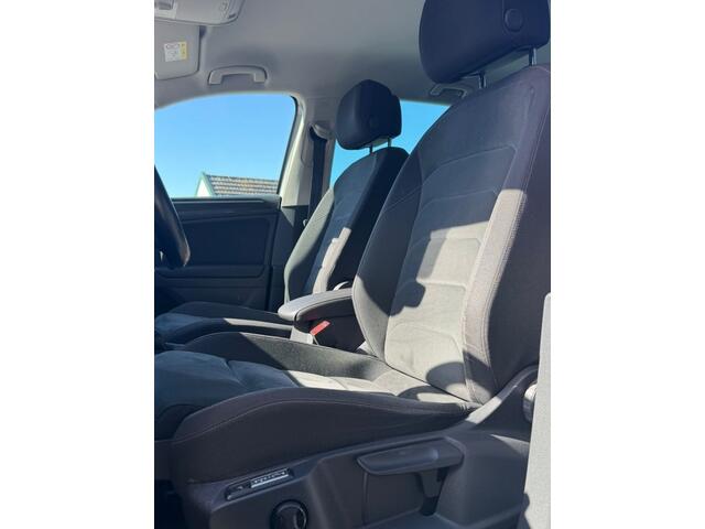 Volkswagen TIGUAN 2.0 TSI 4motion R-Line 220pk AUT / Elek. achterklep / Camera / Park assist / Carplay