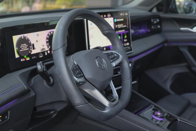 Volkswagen TIGUAN 1.5 eHybrid 204pk R-Line Panoramadak Black Style Trekhaak Stoelkoeling BOMVOL!! NLauto 1e Eigenaar