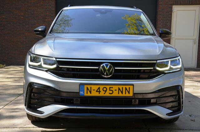 Volkswagen TIGUAN Allspace 1.5 TSI R-Line Business+ 7 Persoons. Automaat/Navi/Pdc/Ecc/Achteruitrijcamera/Panoramadak/Stoel&Stuur verwarming/Virtueel dashboard/Privacy-Glass/Cr-Controle/19-Inc Lmv/Trekhaak-wegklapbaar
