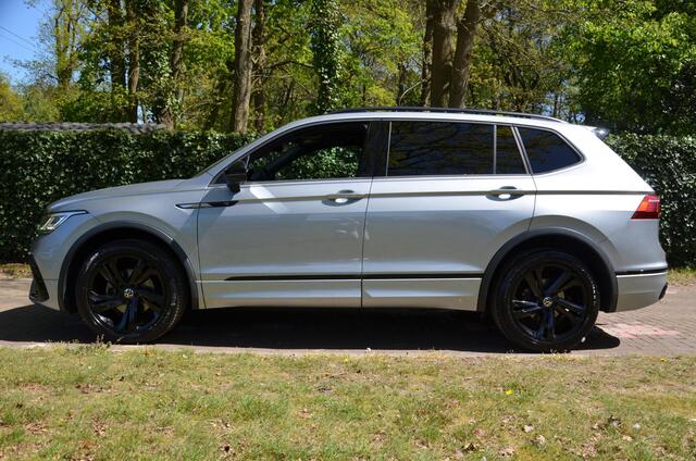 Volkswagen TIGUAN Allspace 1.5 TSI R-Line Business+ 7 Persoons. Automaat/Navi/Pdc/Ecc/Achteruitrijcamera/Panoramadak/Stoel&Stuur verwarming/Virtueel dashboard/Privacy-Glass/Cr-Controle/19-Inc Lmv/Trekhaak-wegklapbaar