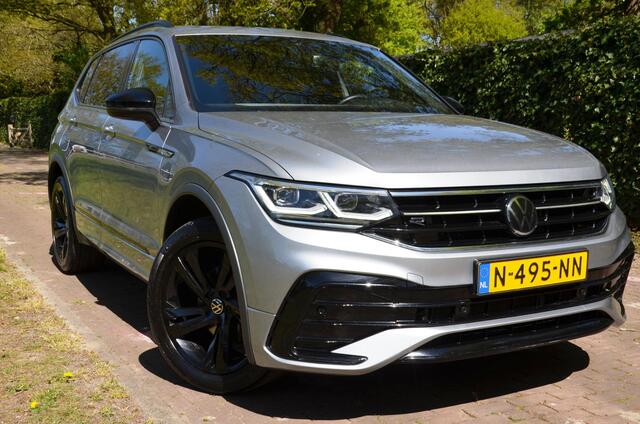 Volkswagen TIGUAN Allspace 1.5 TSI R-Line Business+ 7 Persoons. Automaat/Navi/Pdc/Ecc/Achteruitrijcamera/Panoramadak/Stoel&Stuur verwarming/Virtueel dashboard/Privacy-Glass/Cr-Controle/19-Inc Lmv/Trekhaak-wegklapbaar