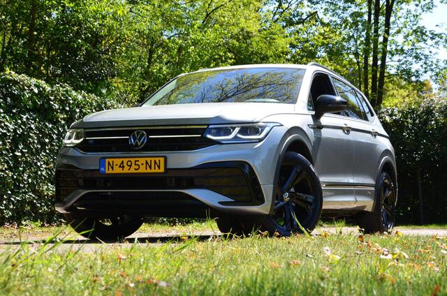 Volkswagen TIGUAN Allspace 1.5 TSI R-Line Business+ 7 Persoons. Automaat/Navi/Pdc/Ecc/Achteruitrijcamera/Panoramadak/Stoel&Stuur verwarming/Virtueel dashboard/Privacy-Glass/Cr-Controle/19-Inc Lmv/Trekhaak-wegklapbaar
