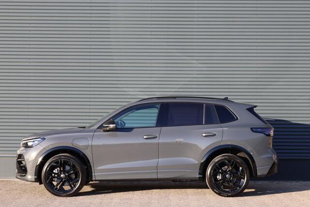 Volkswagen TIGUAN 1.5 eHybrid 272pk R-Line Pano/IQ.Light/360/Keyless/ACC/DCC/ErgoActive/ Dodehoek/20"/Trekhaak wegkl.