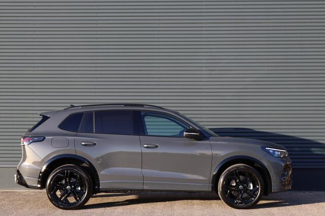 Volkswagen TIGUAN 1.5 eHybrid 272pk R-Line Pano/IQ.Light/360/Keyless/ACC/DCC/ErgoActive/ Dodehoek/20"/Trekhaak wegkl.