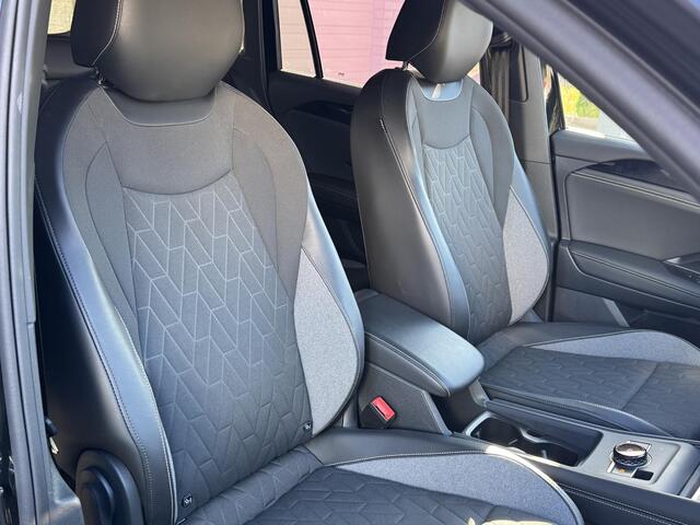 Volkswagen TIGUAN 1.5 eTSI Life ,360Cam,Carpl,Trekhaak,Cruise adap
