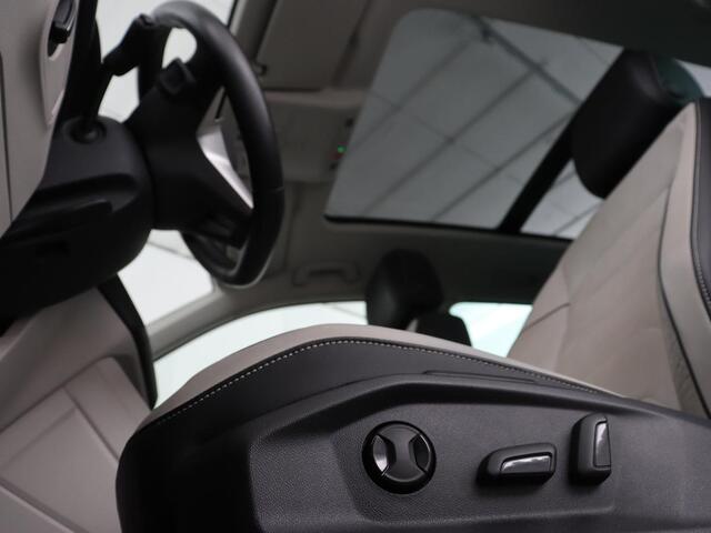 Volkswagen TIGUAN 1.4 TSI eHybrid Life Business | SOH 93,8% | Panoramadak | Leder | Stoelverwarming | 360 Camera | Adaptive cruise | Virtual Cockpit | Carplay | Park Assist | Keyless | Navigatie | PHEV | Plug In