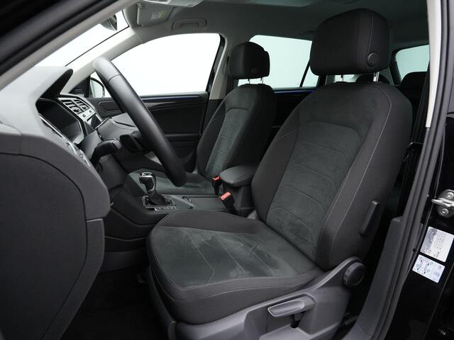 Volkswagen TIGUAN 1.4 TSI 245 pk eHybrid Elegance | Discover Pro | 360 Camera | IQ Light | Stuur-/stoelverwarming | Side Assist