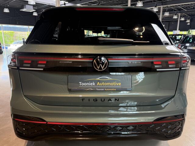 Volkswagen TIGUAN 1.5 eHybrid R-Line Edition 272 PK Cipressino Green Volleder interieur Panorama Navigatie Sfeerverlichting lmv volledig led verlichting El,trekhaak