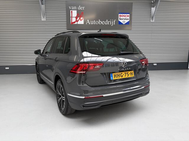 Volkswagen TIGUAN 1.5 TSI/PDC V+A/CAM/TREKH WEGKL/EL A KLEP/CARPLAY/ENZ