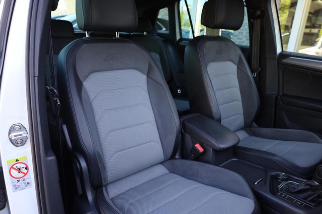 Volkswagen TIGUAN 2.0 TSI 4Motion Highline R-LINE TREKHAAK ELEC.UITKLAPBAAR PANO STOELVERW. ADAPTIVE-CRUISE CARPLAY NAVI CLIMA ELEC-KLEP 2XPDC 21''LMV NETTE AUTO!