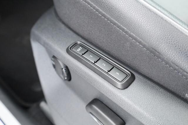 Volkswagen TIGUAN Allspace 1.5 TSI R-Line ext. 7p. DSG | Pano | 360cam | Digi. Dashboard | Elek. Trekhaak | Leder | All Season | Keyless | X