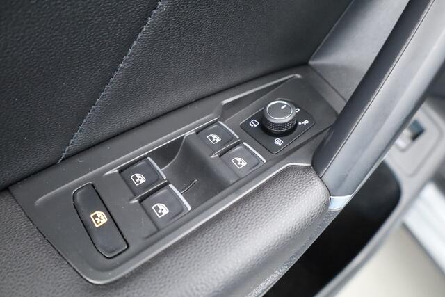 Volkswagen TIGUAN Allspace 1.5 TSI R-Line ext. 7p. DSG | Pano | 360cam | Digi. Dashboard | Elek. Trekhaak | Leder | All Season | Keyless | X