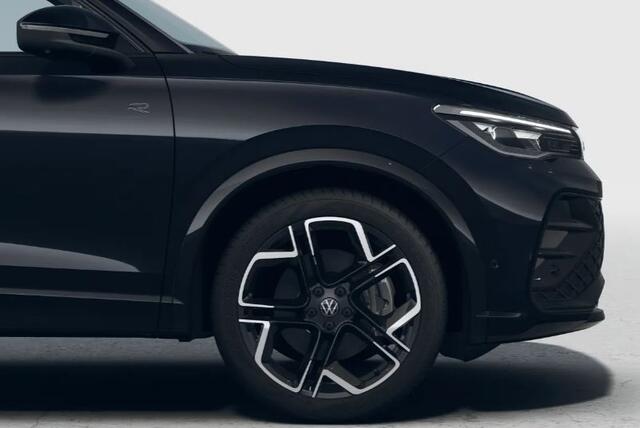 Volkswagen TIGUAN 1.5 eHybrid 204PK DSG R-Line Edition / Black Style / Trekhaak / Panoramadak / 20'' LMV / VW