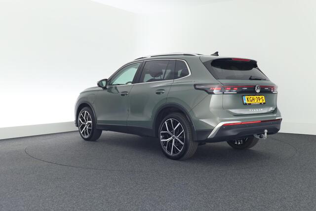 Volkswagen TIGUAN 1.5 eHybrid 204pk Elegance Trekhaak 360Camera Head-Up Stuur+Stoelverwarming Keyless Massage Panoramadak