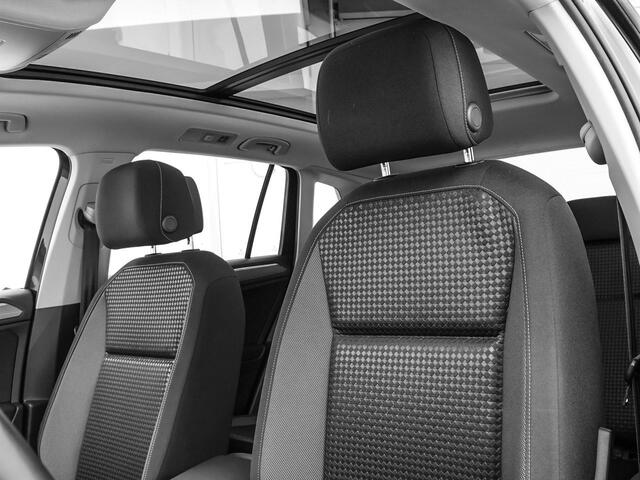 Volkswagen TIGUAN 1.4 TSI 245pk DSG eHybrid Active · Panoramadak · Apple/Android Car Play · Wegklapbare Trekhaak · Stoelverwarming · 17'' Inch ·