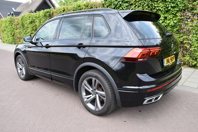 Volkswagen TIGUAN 1.5 TSI R-Line '21 LEER, PANO, BLACKLINE, ACC, TREKH.