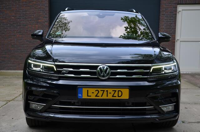 Volkswagen TIGUAN Allspace 1.5 TSI Highline Business R 7 Persoons. Automaat/Navi/Pdc/Ecc/Led/Virtual dashboard/Achteruitrijcamera/Panoramadak/Cr-Controle/19-Inch Lmv/Trekhaak elektrisch uitklapbaar/Stoelverwarming