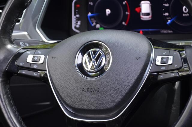 Volkswagen TIGUAN Allspace 1.5 TSI Highline Business R 7 Persoons. Automaat/Navi/Pdc/Ecc/Led/Virtual dashboard/Achteruitrijcamera/Panoramadak/Cr-Controle/19-Inch Lmv/Trekhaak elektrisch uitklapbaar/Stoelverwarming
