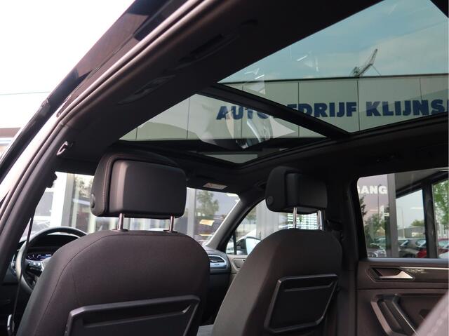 Volkswagen TIGUAN Allspace 1.5 TSI Highline Business R 7p. | Panorama dak | Comfort Stoelen | Camera