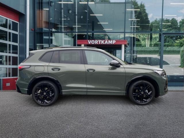 Volkswagen TIGUAN 1.5 eTSI R-LINE TREKHAAK/LEDER/PANO-DAK/CAMERA/ELEK-KLEP/ACC/HUD/MEM/STOELVERW