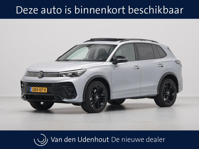 Volkswagen TIGUAN 1.5 eHybrid 204pk R-Line Ed. | Trekhaak | Panorama | LED-Plus | Black Style