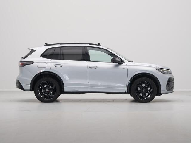 Volkswagen TIGUAN 1.5 eHybrid 204pk R-Line Ed. | Trekhaak | Panorama | LED-Plus | Black Style