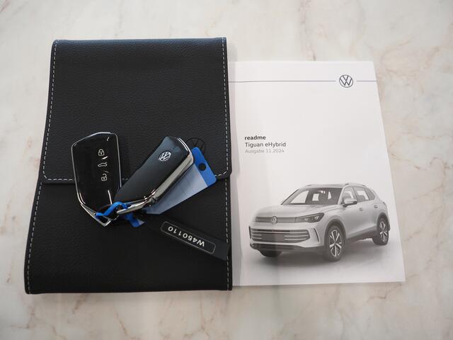 Volkswagen TIGUAN 1.5 eHybrid R-Line Edition | Panoramadak | Leder | Trekhaak | Harman/Kardon | HUD | Massage | 360 | Sfeerlicht | Carplay