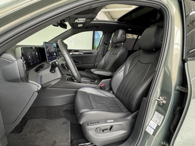 Volkswagen TIGUAN 1.5 eHybrid R-Line Edition | Navigatie | 360° Camera | Interieur Pakket | Trekhaak | Panoramadak | Harman / Kardon |