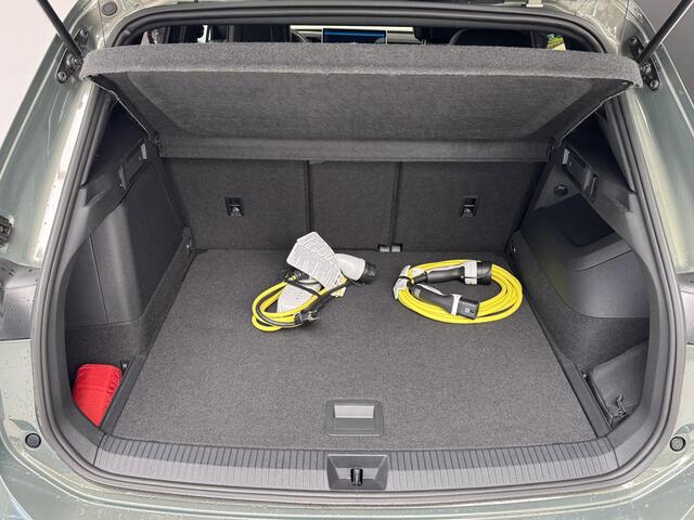 Volkswagen TIGUAN 1.5 eHybrid R-Line Edition | Navigatie | 360° Camera | Interieur Pakket | Trekhaak | Panoramadak | Harman / Kardon |