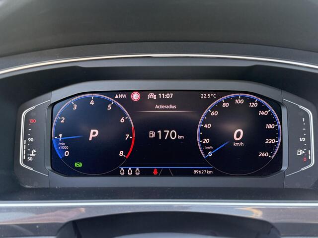 Volkswagen TIGUAN 1.5 TSI R-Line Business+ | Panoramadak | Matrix lampen | Dodehoek Detectie | Keyless | Winterpakket | Zwenkbare Trekhaak | Achteruitrijcamera |