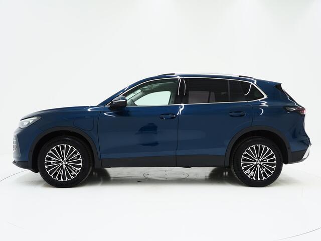 Volkswagen TIGUAN 1.5 eHybrid | Leder/Alcantara | Trekhaak | Massage | 360 | Sfeerlicht | Keyless | Adaptive Cruise