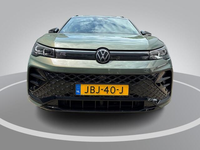Volkswagen TIGUAN 1.5 eHybrid 272pk DSG R-Line Edition · Panoramadak · Inklap. Trekhaak · 360 Camera · Matrix LED · Massagefunctie · Keyless · Garantie t/m 18-08-2029 of 100.000km