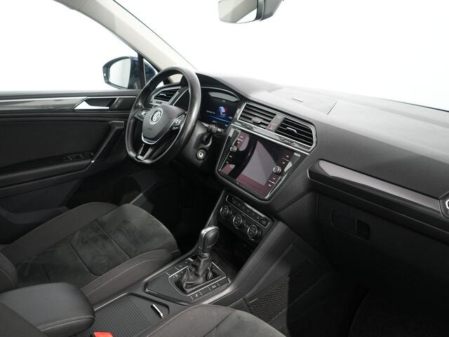 Volkswagen TIGUAN 1.4 TSI ACT Highline | Pano | Zwenkhaak | ACC | Winterpakket |