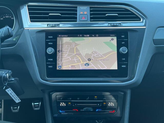 Volkswagen TIGUAN 1.5 TSI LIFE BUSINESS / NAVI / CARPLAY / CAMERA / TREKHAAK / STOEL+STUUR VERWARMING / DAB / LED / ADAP. CRUISE