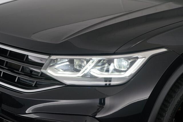 Volkswagen TIGUAN 1.5 TSI R-Line Black Style | Pano | Trekhaak