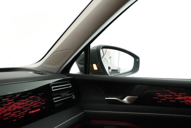 Volkswagen TIGUAN 1.5 eHybrid 204pk Elegance Trekhaak Camera Stoelverwarming Keyless Virtual Cockpit Navigatie
